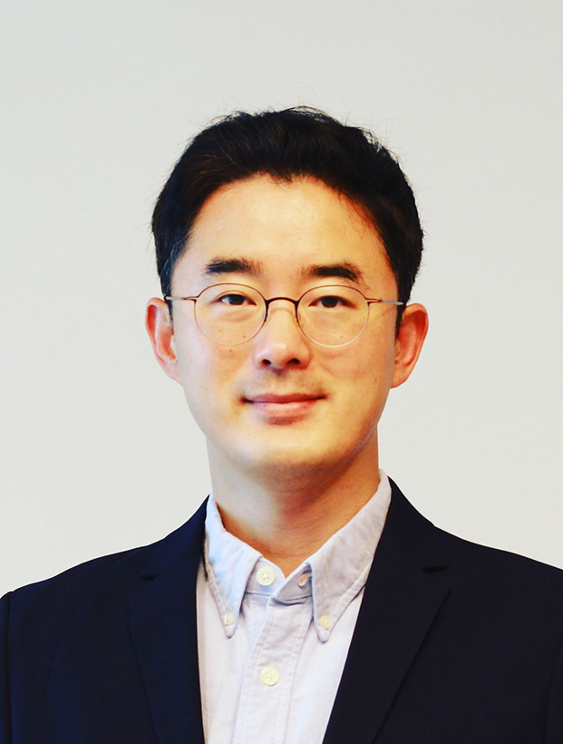 김 용 헌 사진
